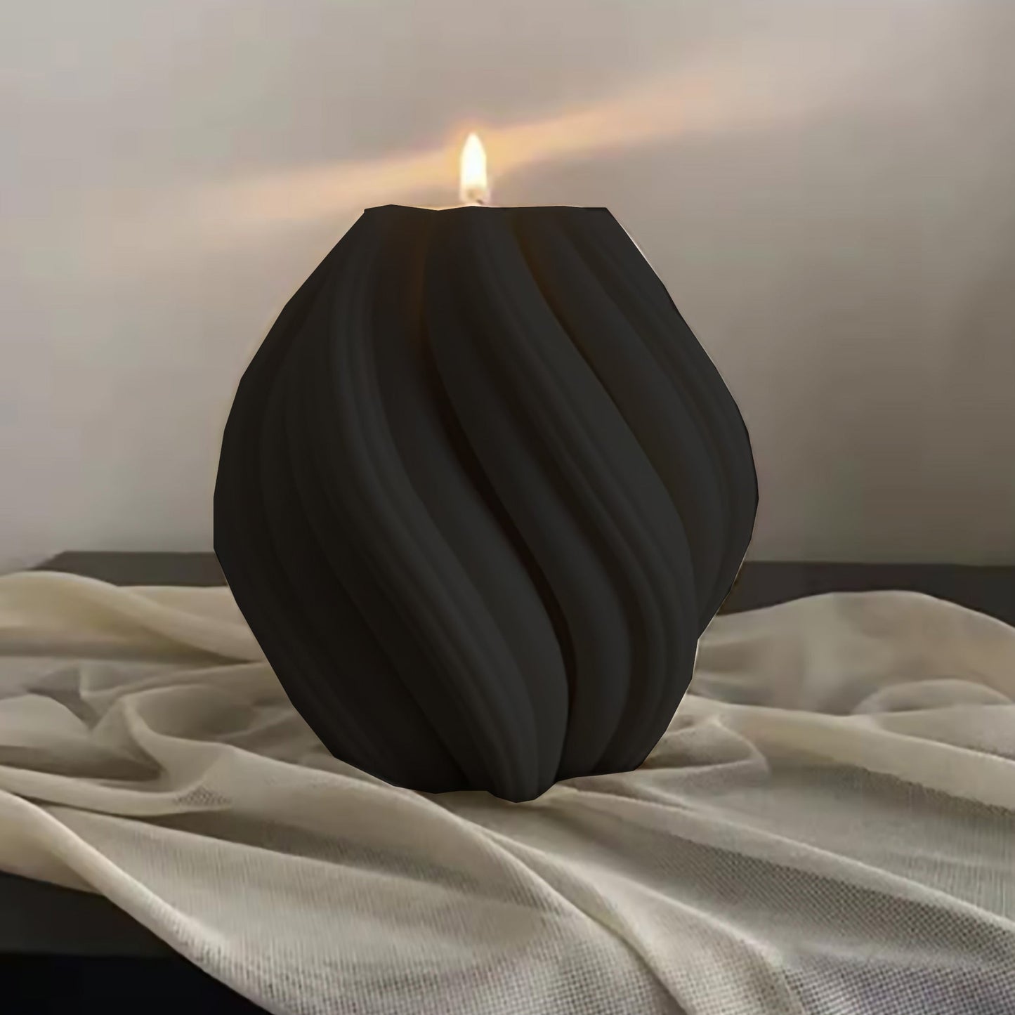 Swirl Candle-Black-Cranberry-2