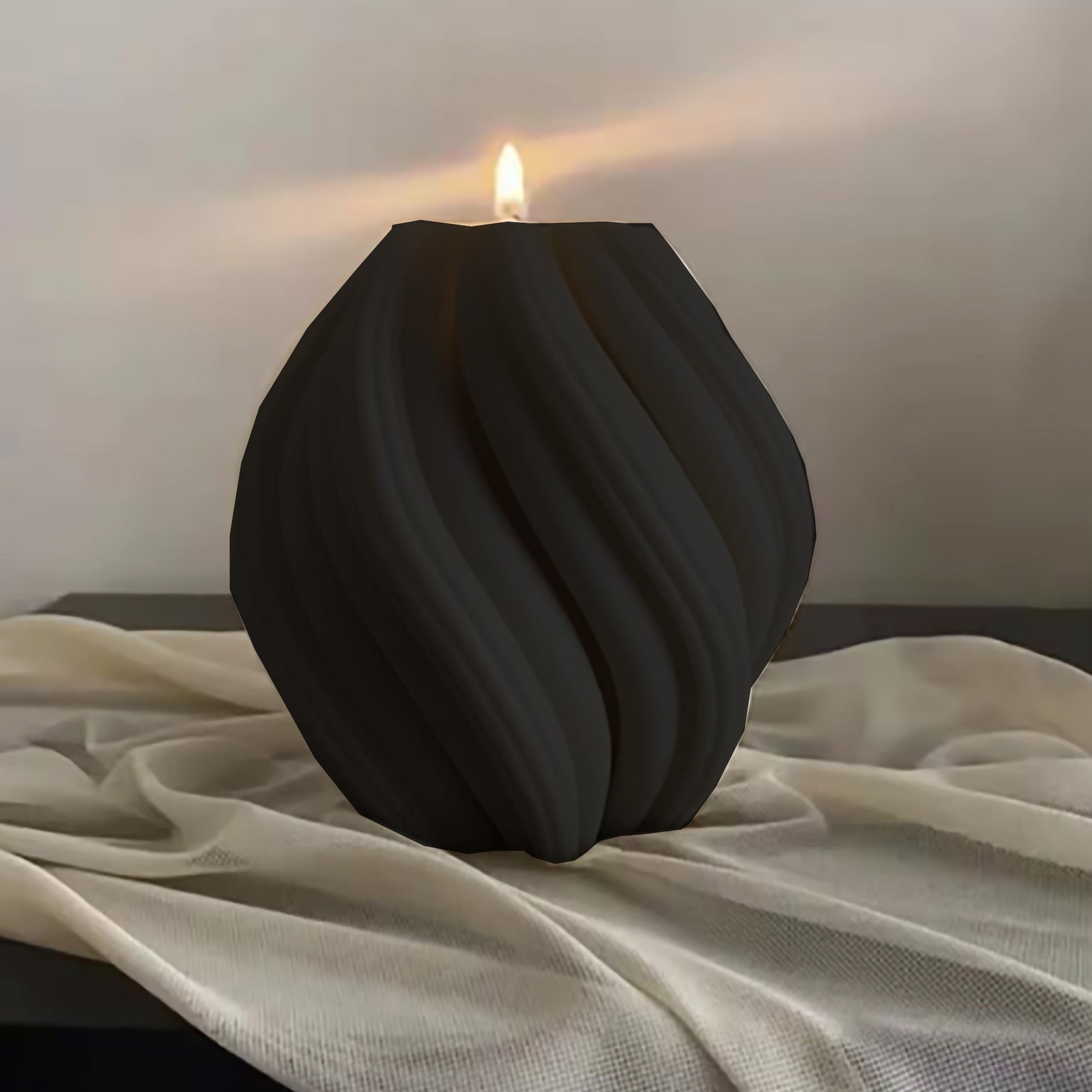 Swirl Candle-Black-Cranberry-2